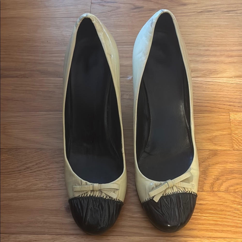 Prada Cream and Black Heels with Elegant Design